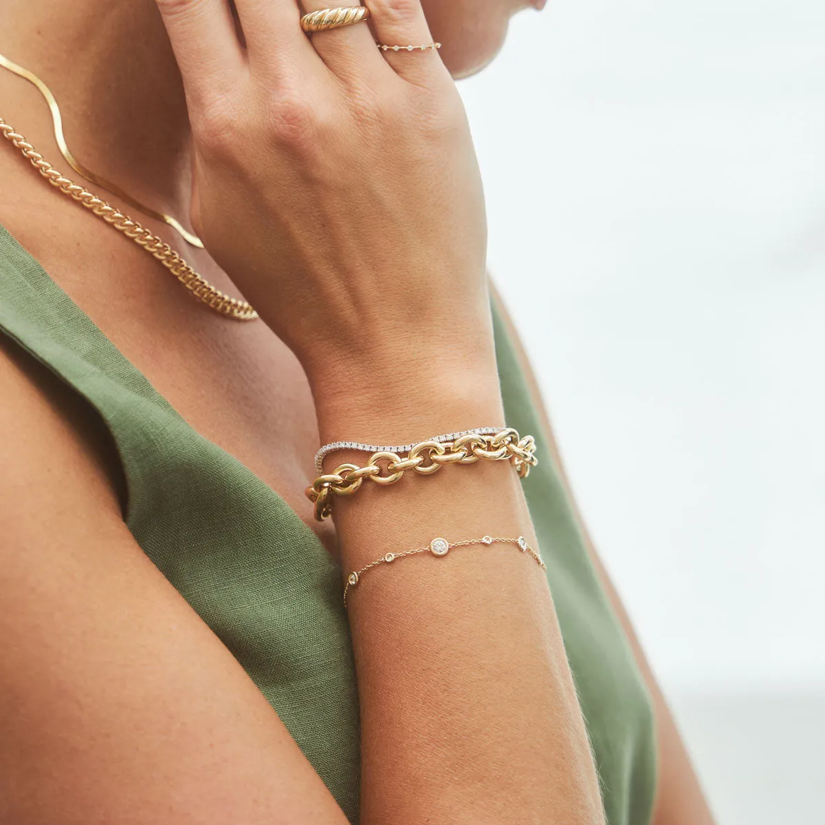 Tres Luxe Chain Bracelet sold by Baby Gold product image thumbnail 2