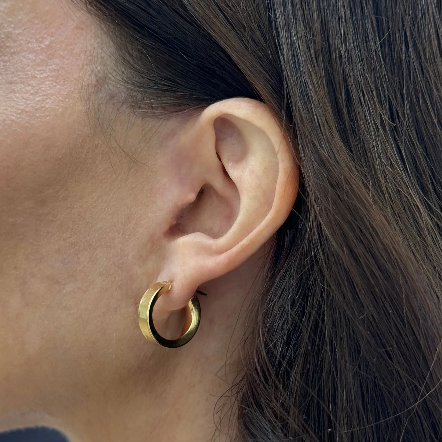 Linear High Polish Hoops sold by Baby Gold product image thumbnail 3