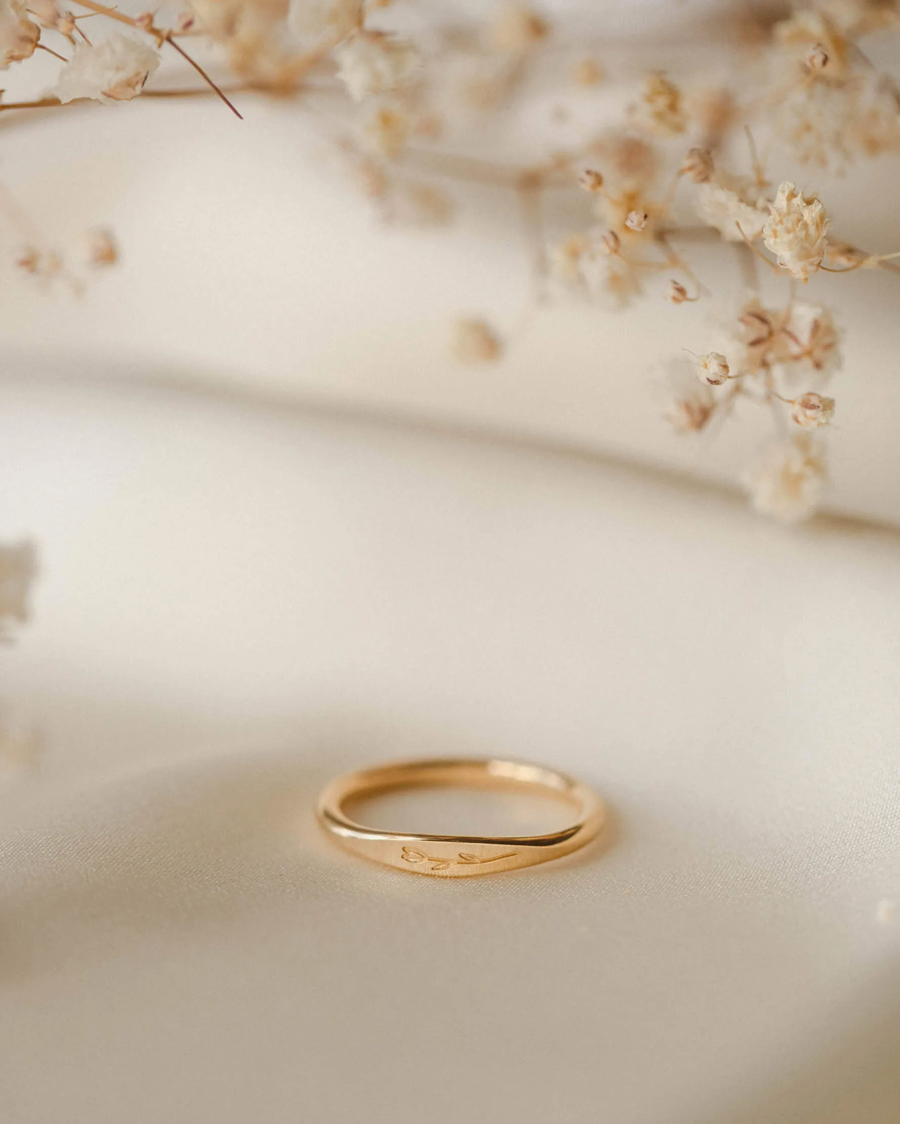 Floral Slim Signet sold by GLDN product image thumbnail 4