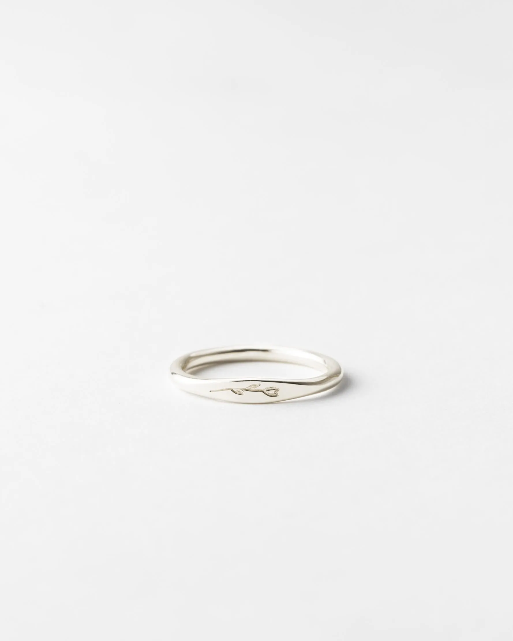 Floral Slim Signet sold by GLDN product image thumbnail 2