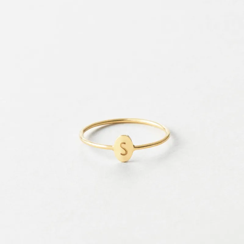 Kiki Oval Ring sold by GLDN