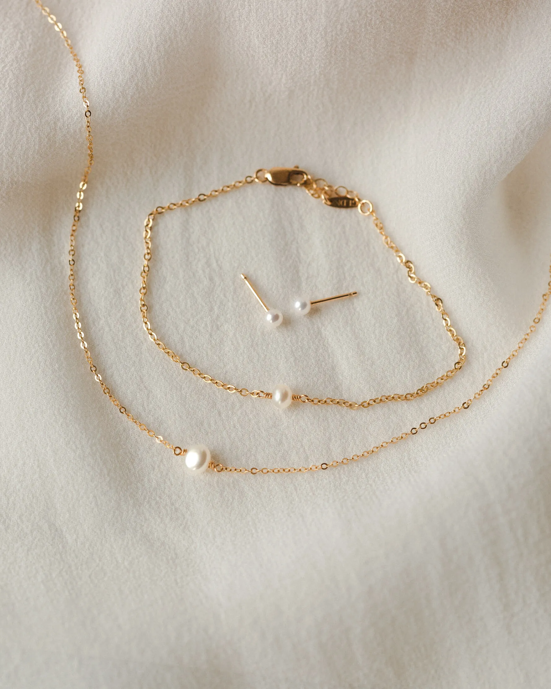 Essential Pearl Set sold by GLDN