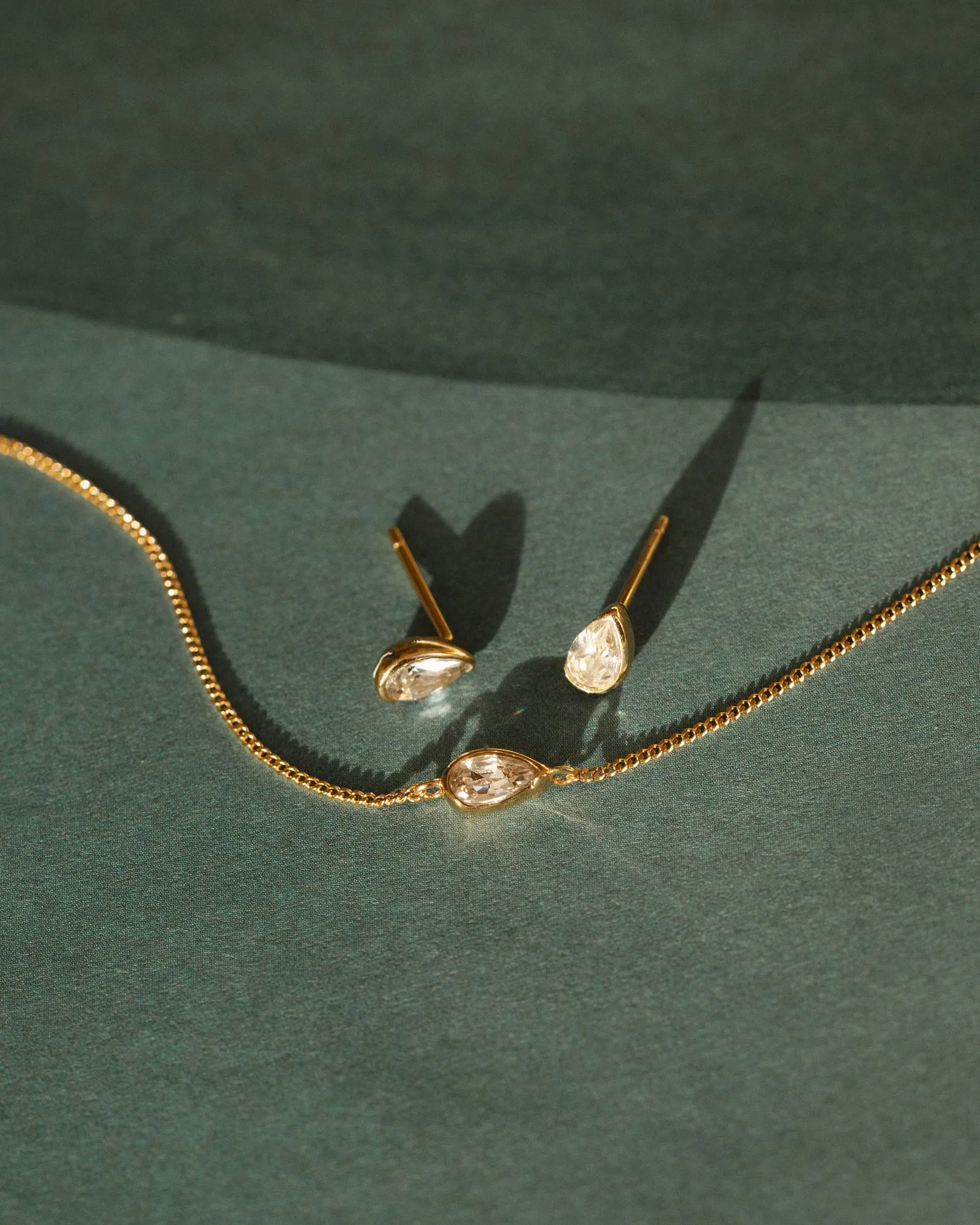 Solid Gold Zephyr Necklace sold by GLDN product image thumbnail 4