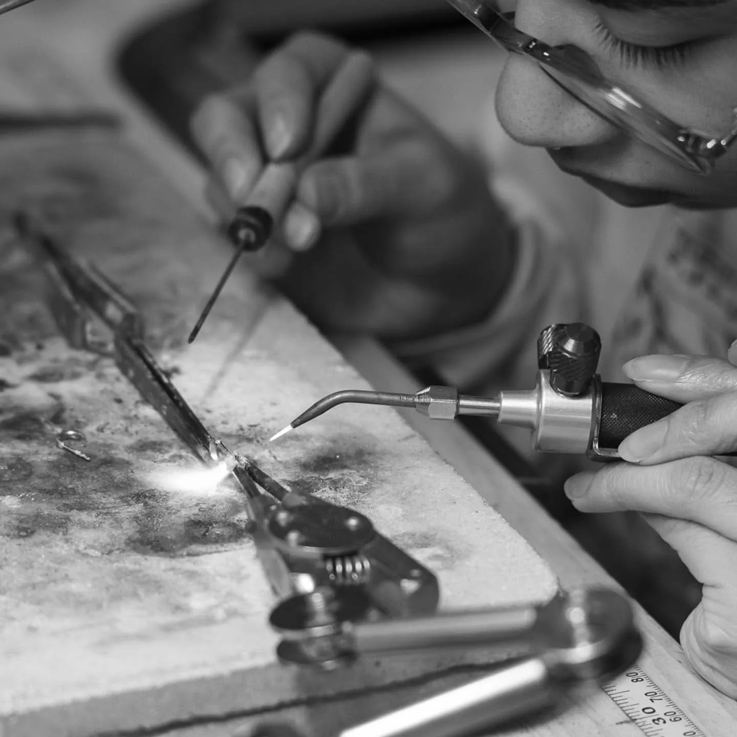 Lill Huggie Hoops sold by GLDN product image thumbnail 5