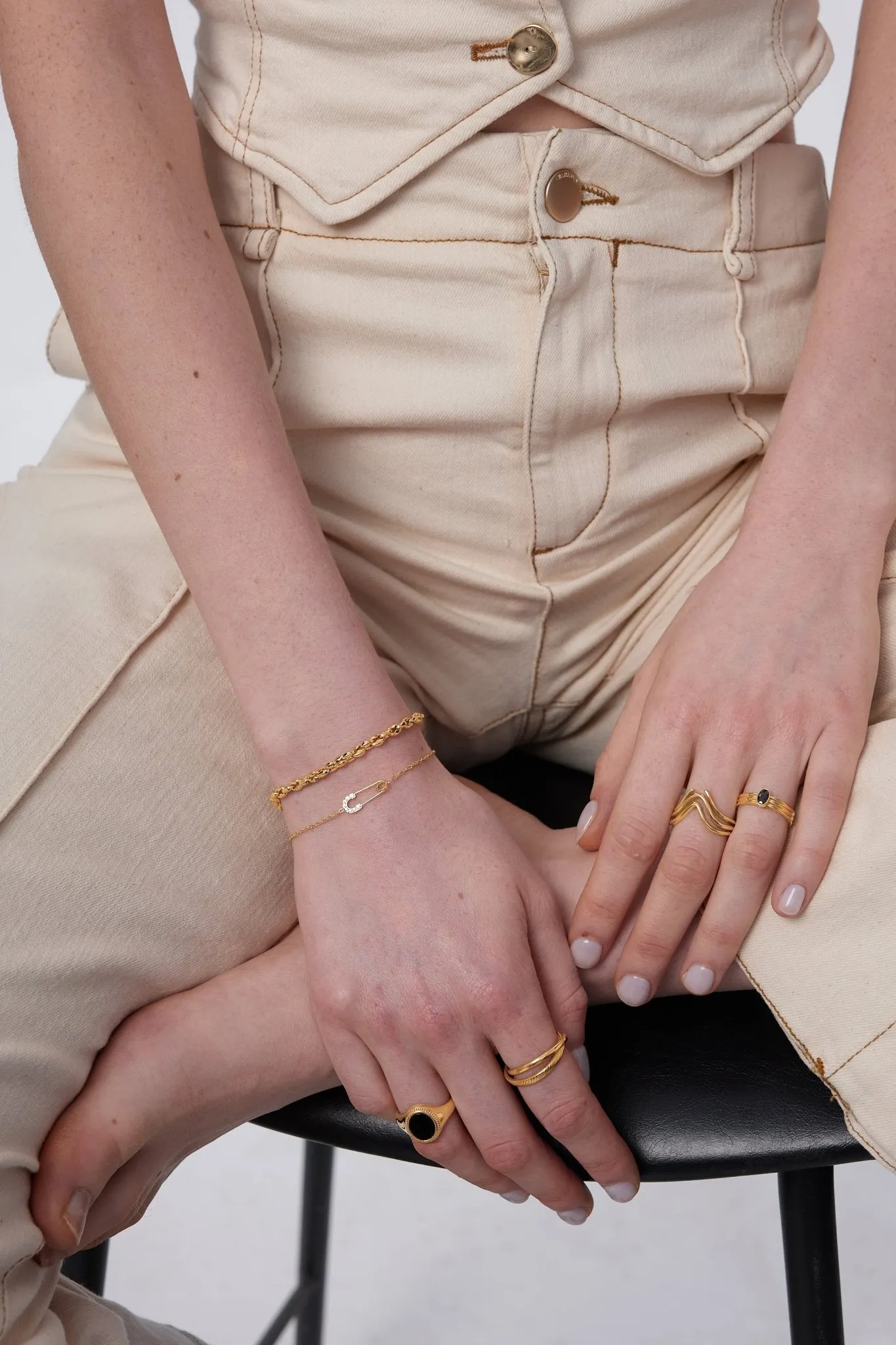 Black Agate Oval Signet Ring sold by Flaire & Co. product image thumbnail 4