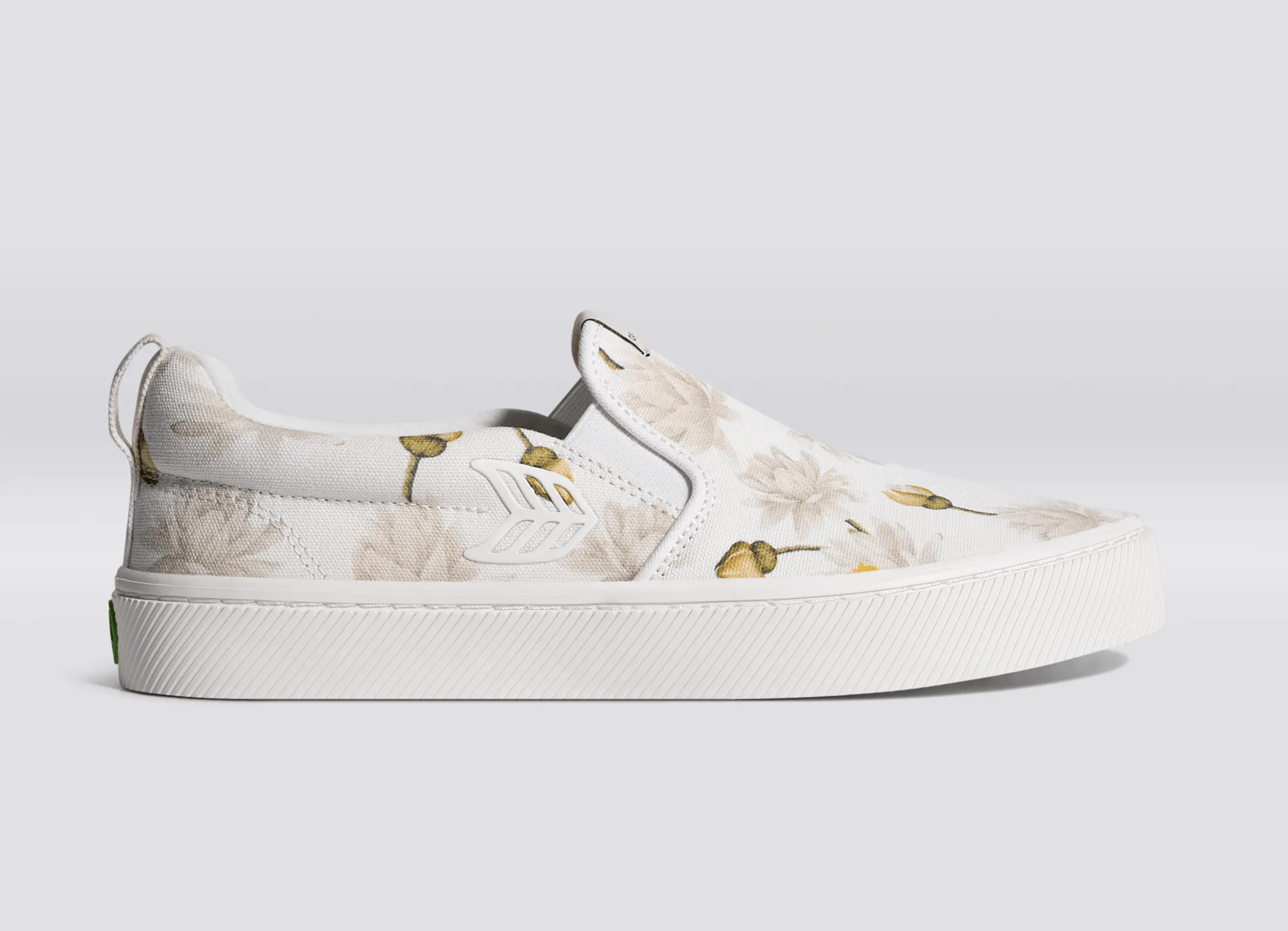 SLIP-ON White Canvas Giant Lilies Sneaker Men sold by Cariuma product image thumbnail 3