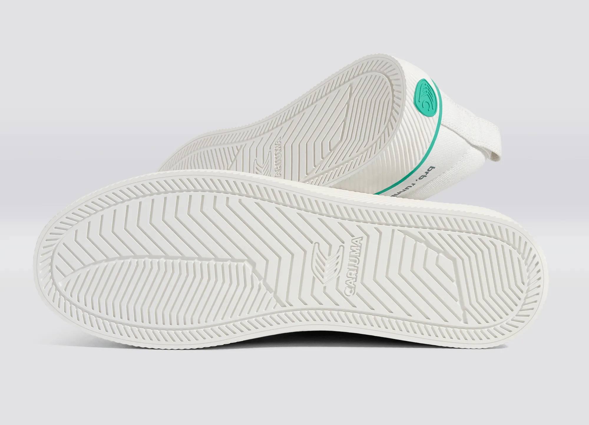 The Skimm OCA Low Off-White Canvas Sneaker Men sold by Cariuma product image thumbnail 5