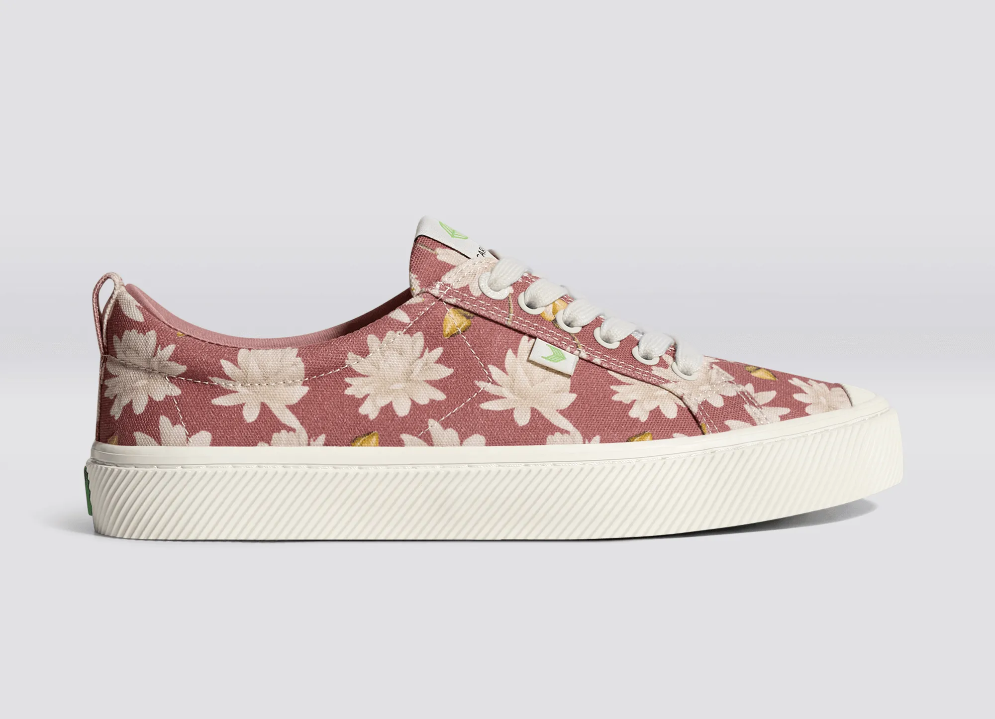 OCA Low Withered Rose Canvas Giant Lilies Sneaker Men sold by Cariuma product image thumbnail 3