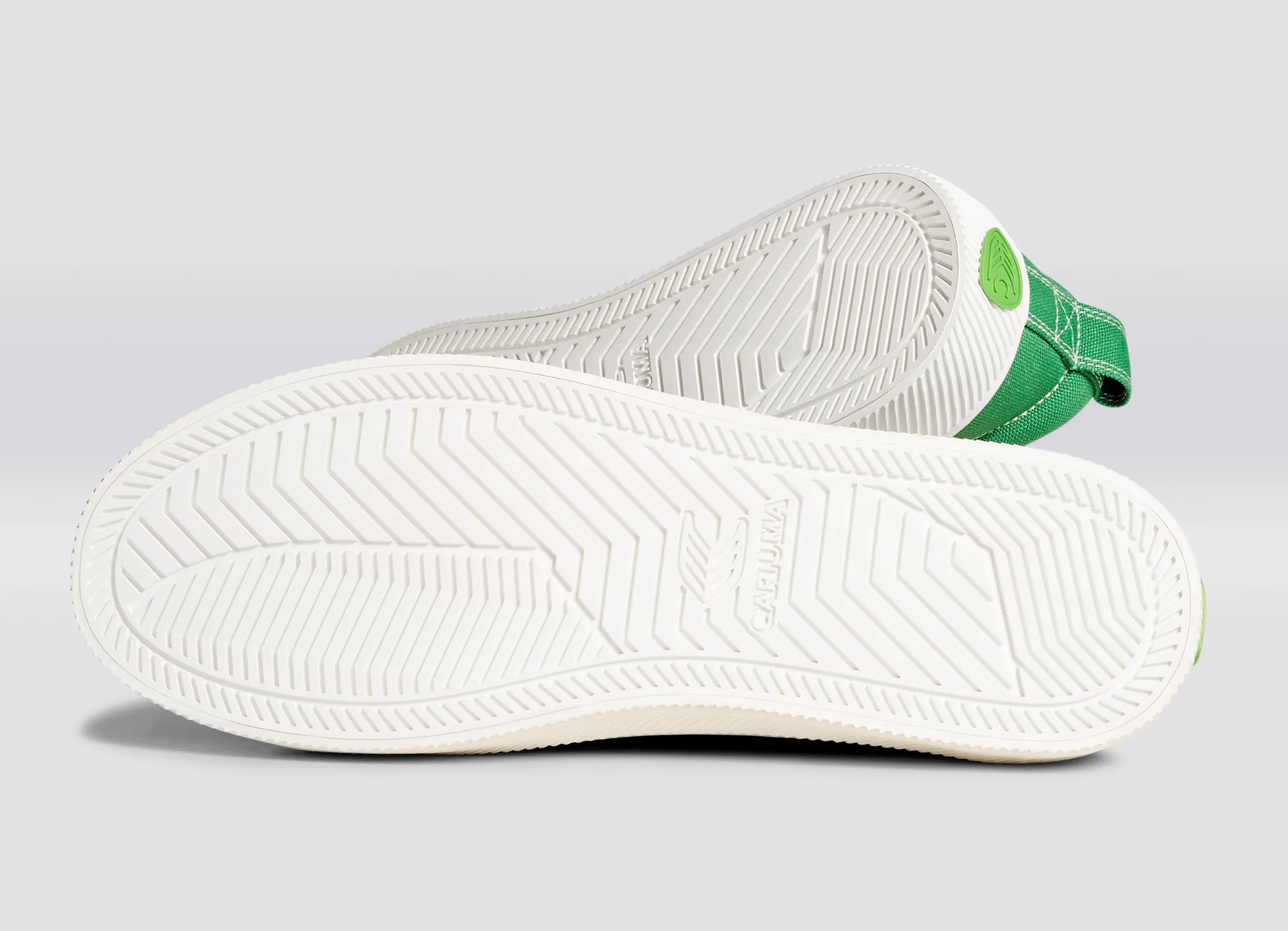 OCA Low Pantone Greenbriar Canvas Contrast Thread Sneaker Women sold by Cariuma product image thumbnail 5