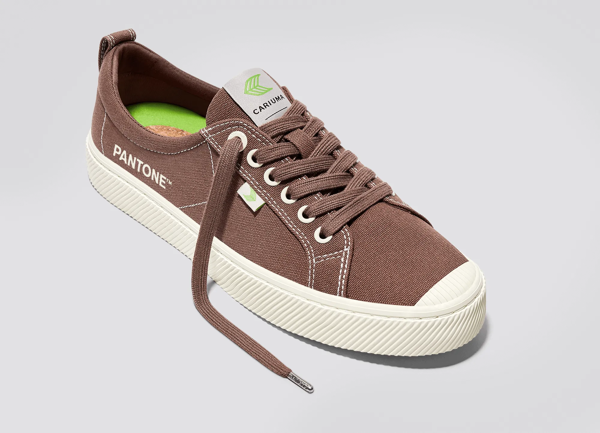 OCA Low Pantone Cacao Nibs Canvas Contrast Thread Sneaker Women sold by Cariuma product image thumbnail 4