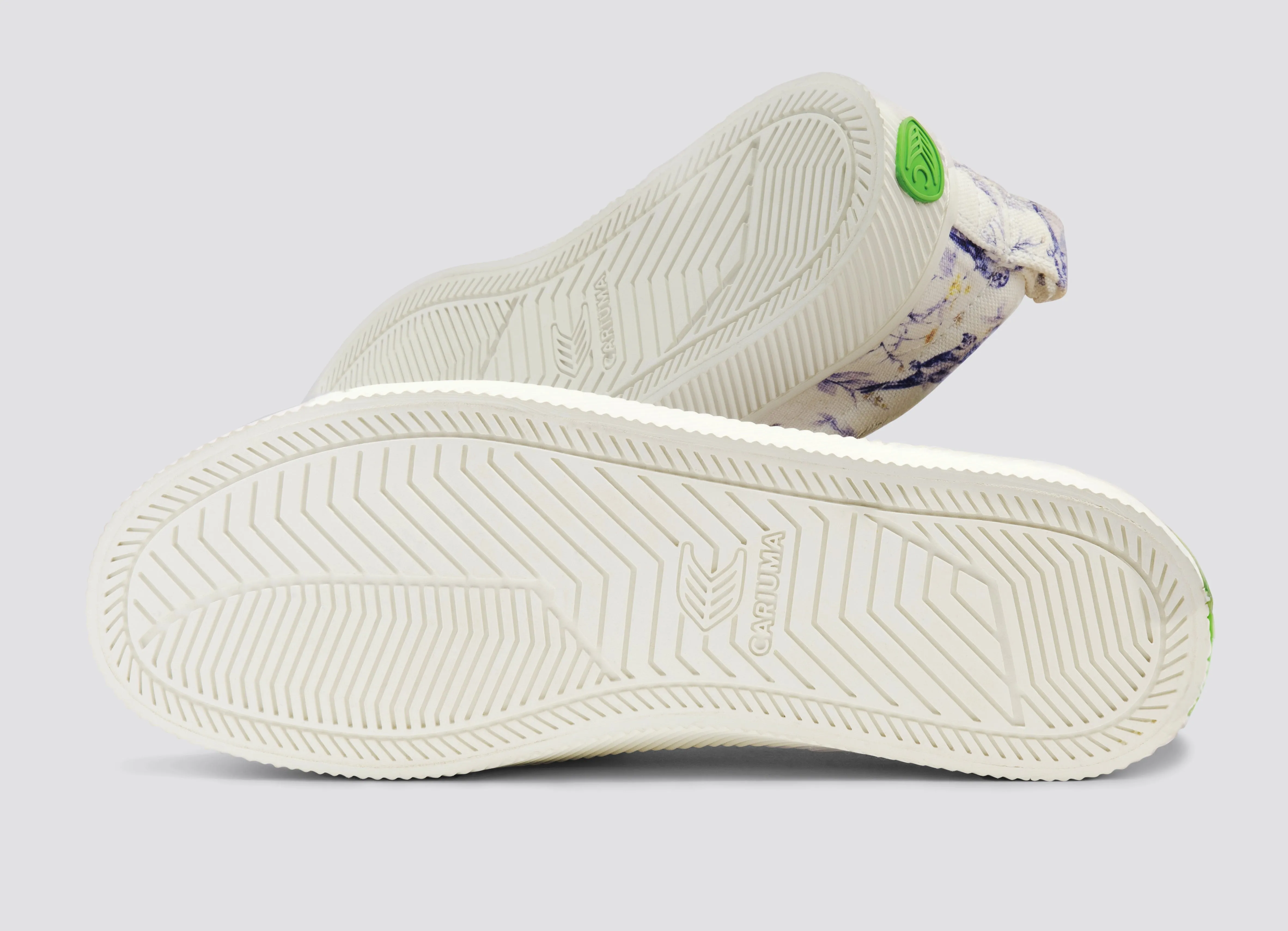 OCA Low Canvas - White Spectrum Blue Parrot Print Men sold by Cariuma product image thumbnail 5