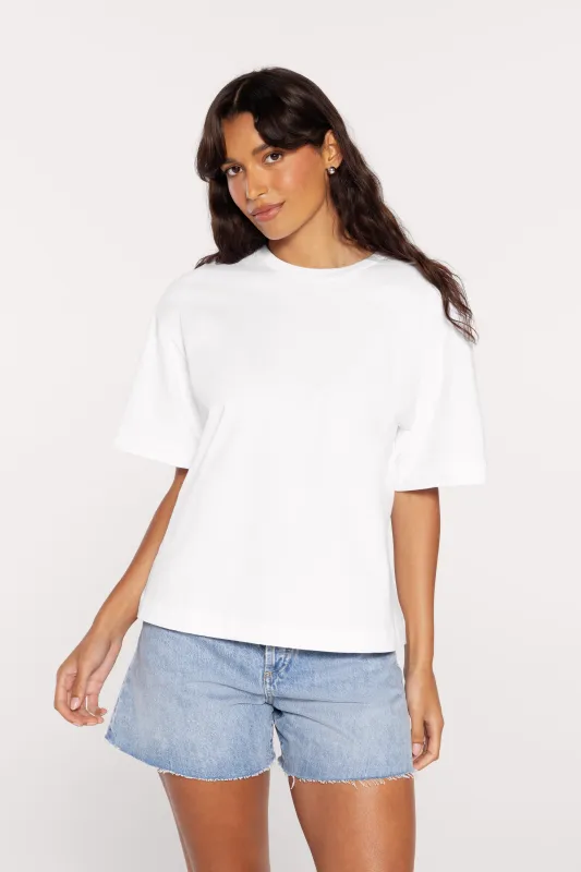 Roomy Tee | White made by nuuds