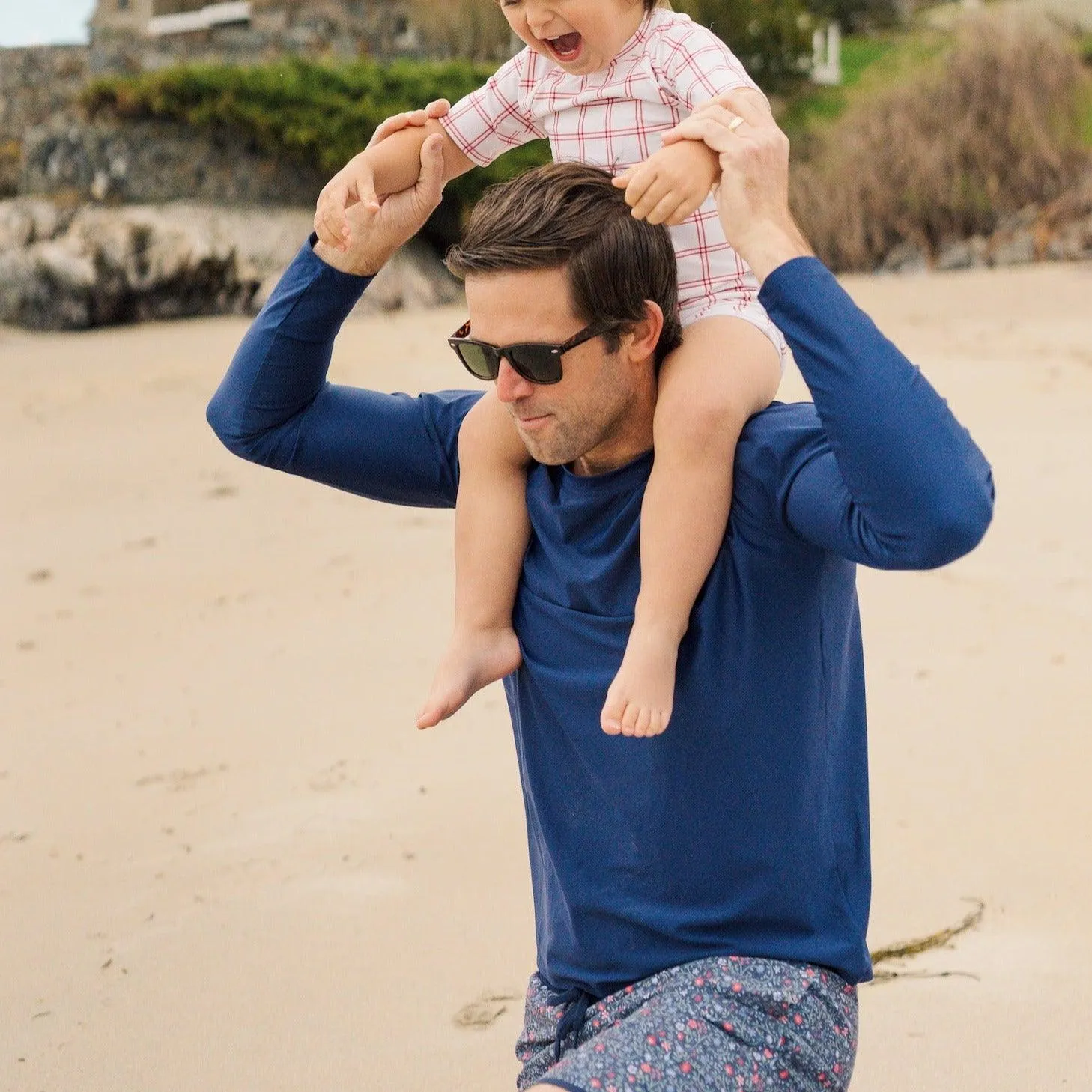 men's navy rashguard sold by minnow product image thumbnail 2