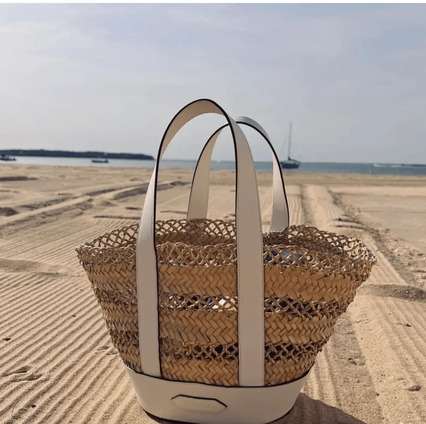POOLSIDE cannes tote sold by minnow product image thumbnail 3