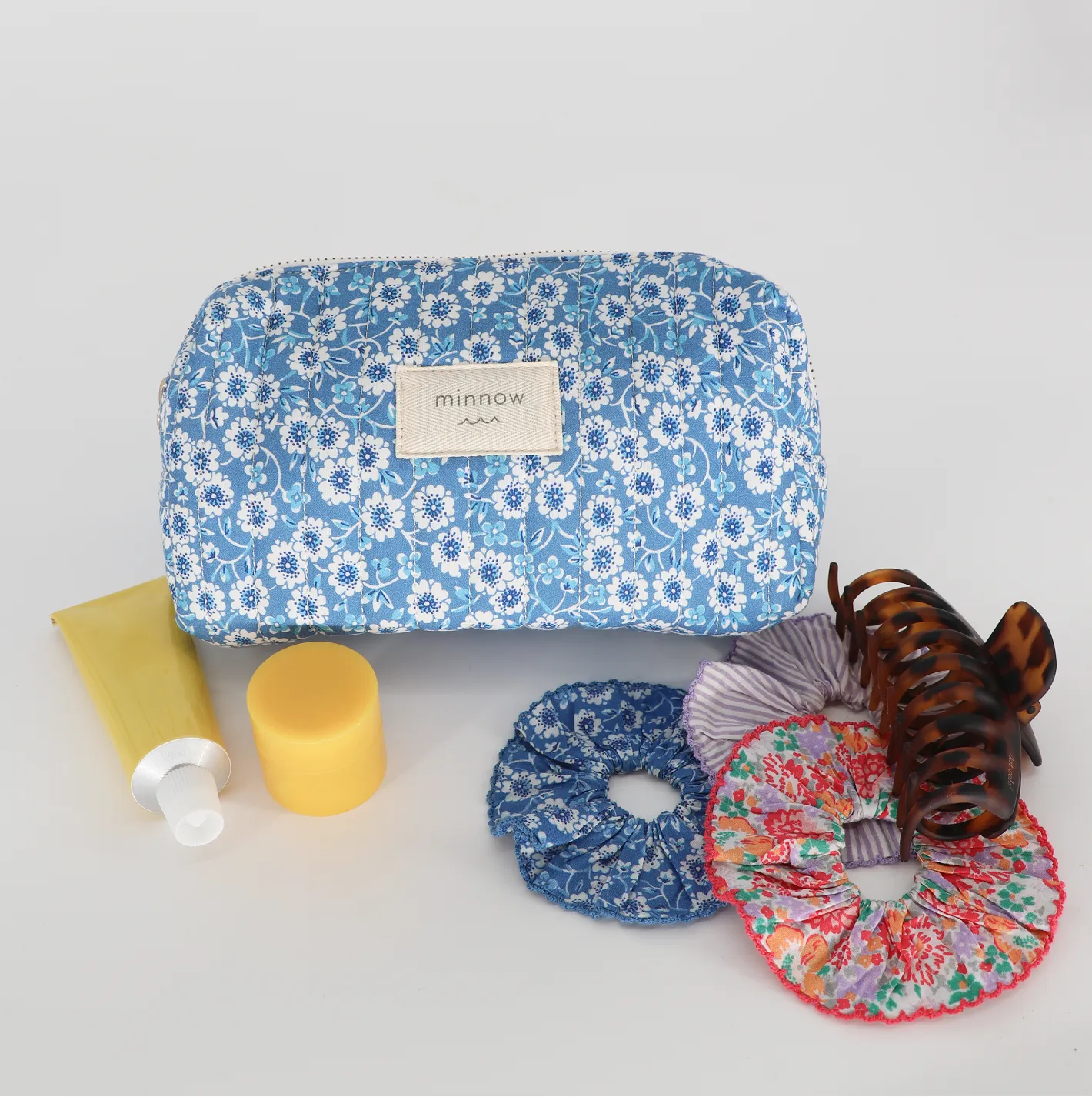 rosebay medium toiletry pouch sold by minnow product image thumbnail 3