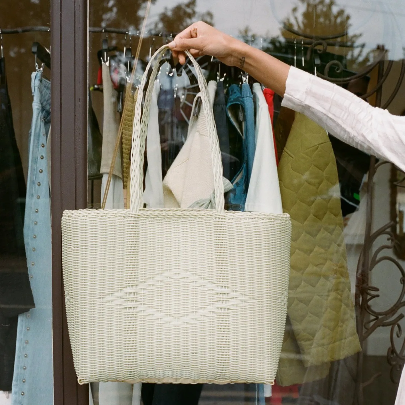 Palorosa medium tote, palm sold by minnow product image thumbnail 2