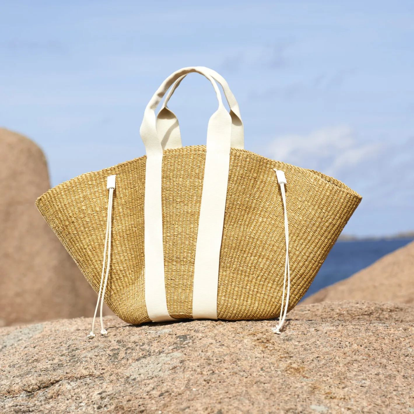 muun natural maxi so tote sold by minnow product image thumbnail 2