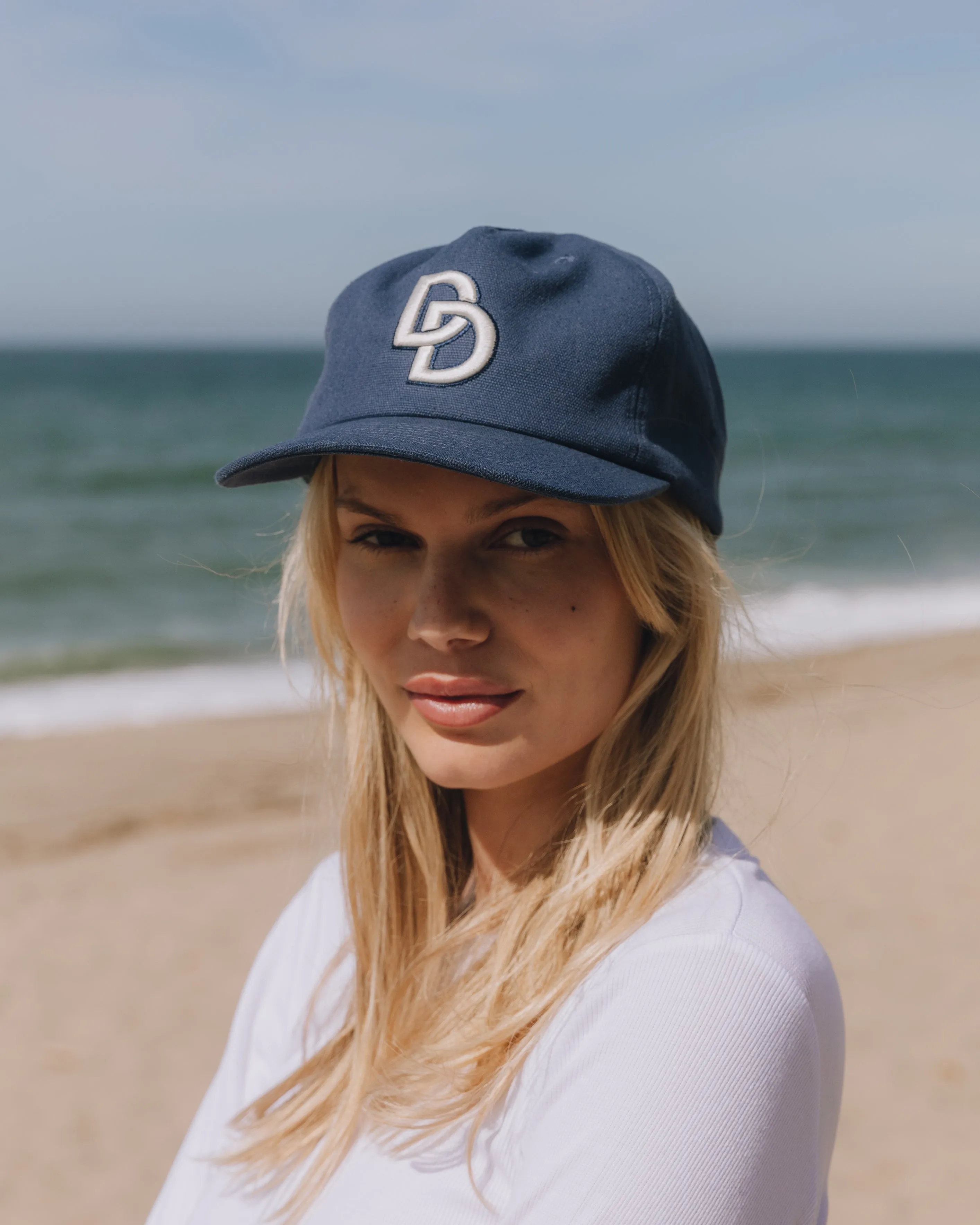 Vintage DD Snapback - Navy | Parallel display picture 2