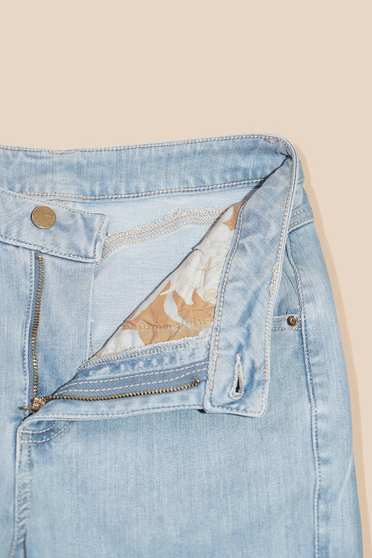 Superstretch Wide Leg Jeans - Light Wash sold by POPFLEX product image thumbnail 5