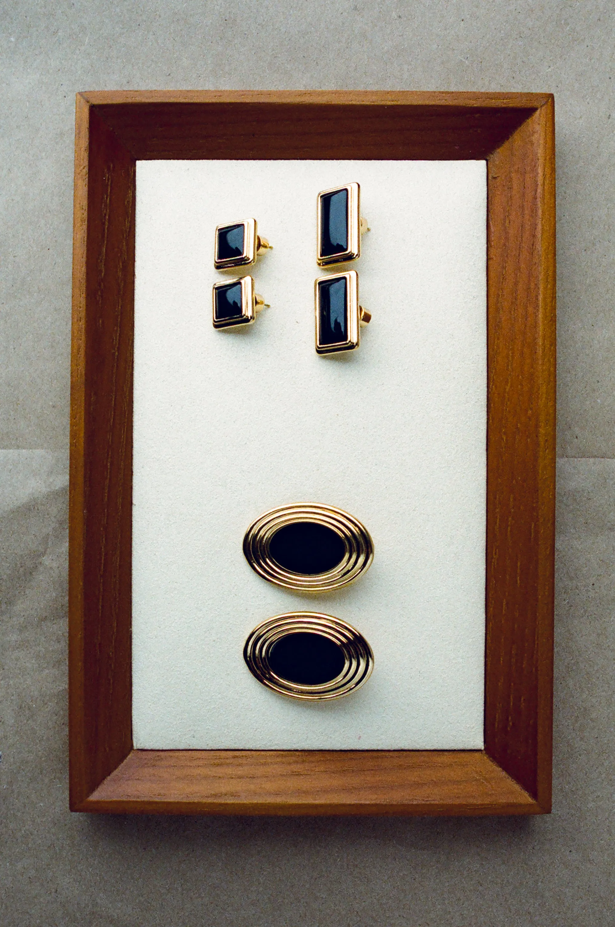 ARCHER RECTANGLE GOLD / BLACK sold by Heaven Mayhem product image thumbnail 4