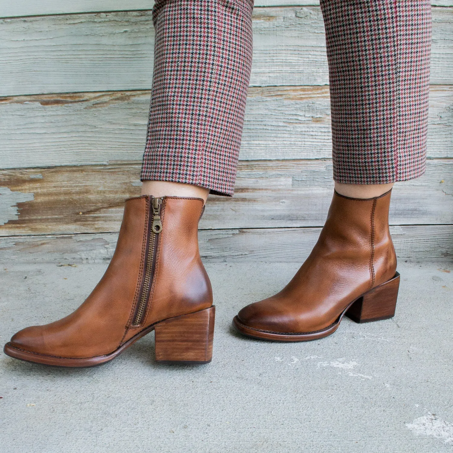 Clay sold by Jack Archer product image thumbnail 3