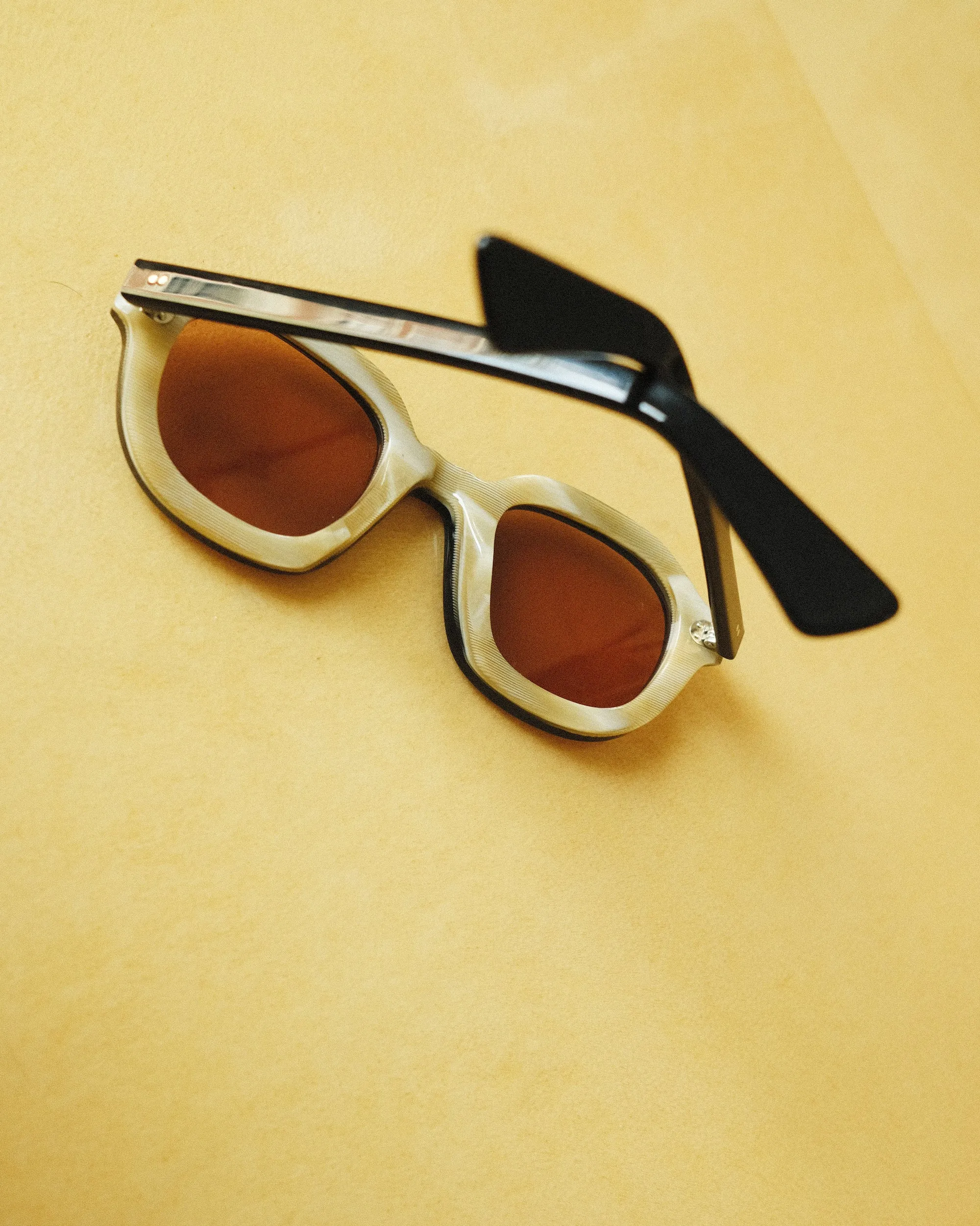 Lesca Lunetier x Tombolo (Coral Mineral Lenses) sold by Tombolo product image thumbnail 3
