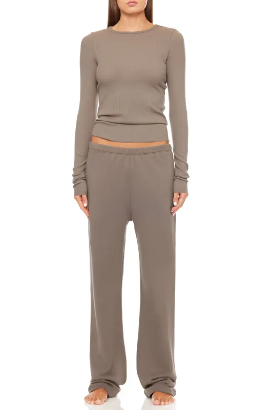 Straight Leg Sweatpant Clay sold by Eterne