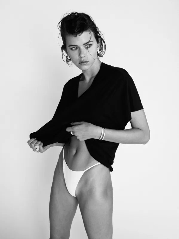 SHORT SLEEVE BOYFRIEND T-SHIRT sold by Eterne