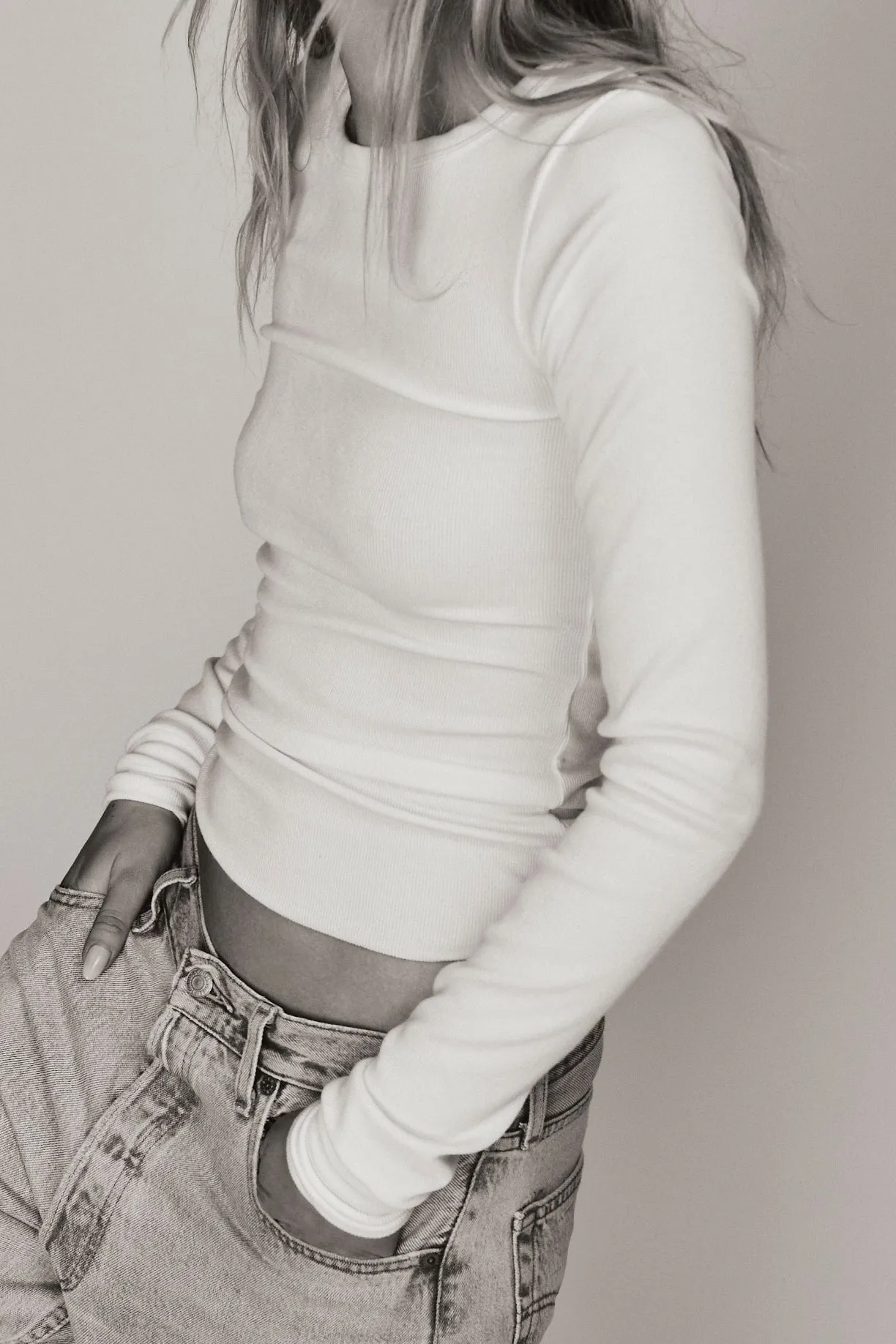 LONG SLEEVE FITTED TOP sold by Eterne product image thumbnail 3