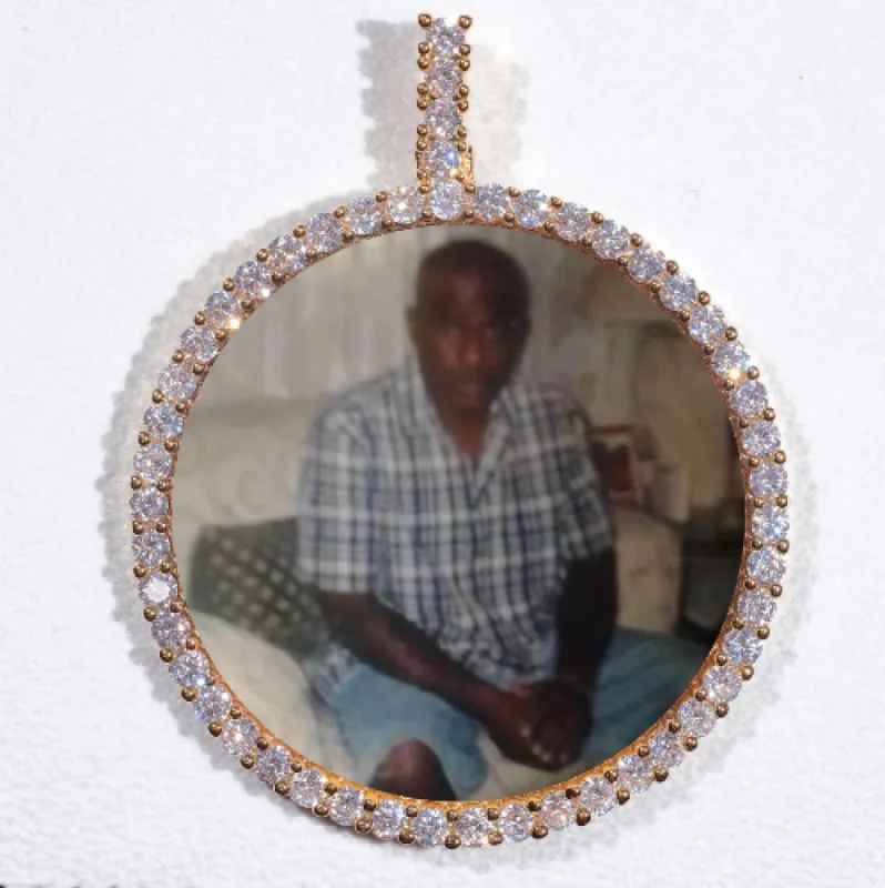 LARGE 3D CIRCLE CUSTOM PICTURE PENDANT made by The GUU Shop