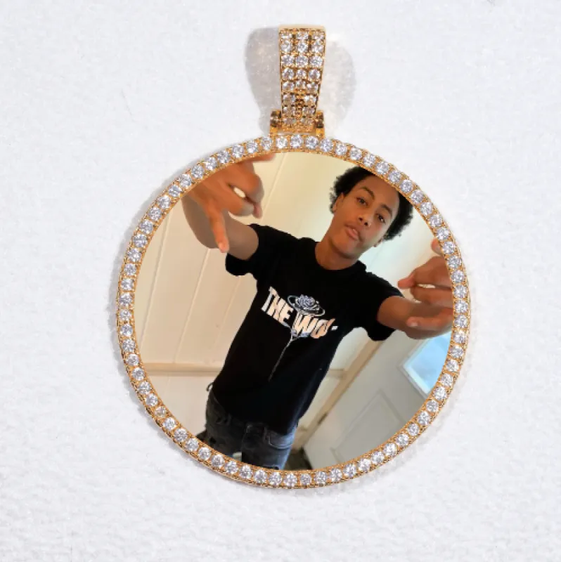 MEDIUM 3D CIRCLE CUSTOM PICTURE PENDANT made by The GUU Shop