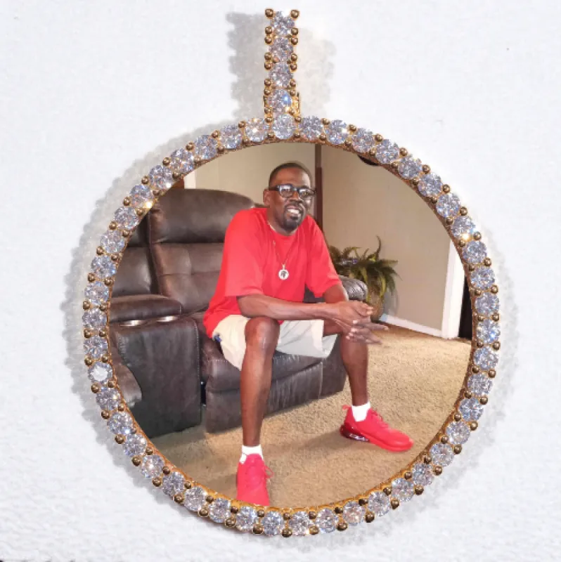 LARGE 3D CIRCLE CUSTOM PICTURE PENDANT made by The GUU Shop