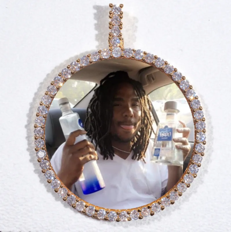 LARGE 3D CIRCLE CUSTOM PICTURE PENDANT made by The GUU Shop