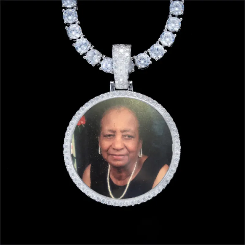 925S & VVS Moissanite 3D Circle Custom Picture Pendant made by The GUU Shop