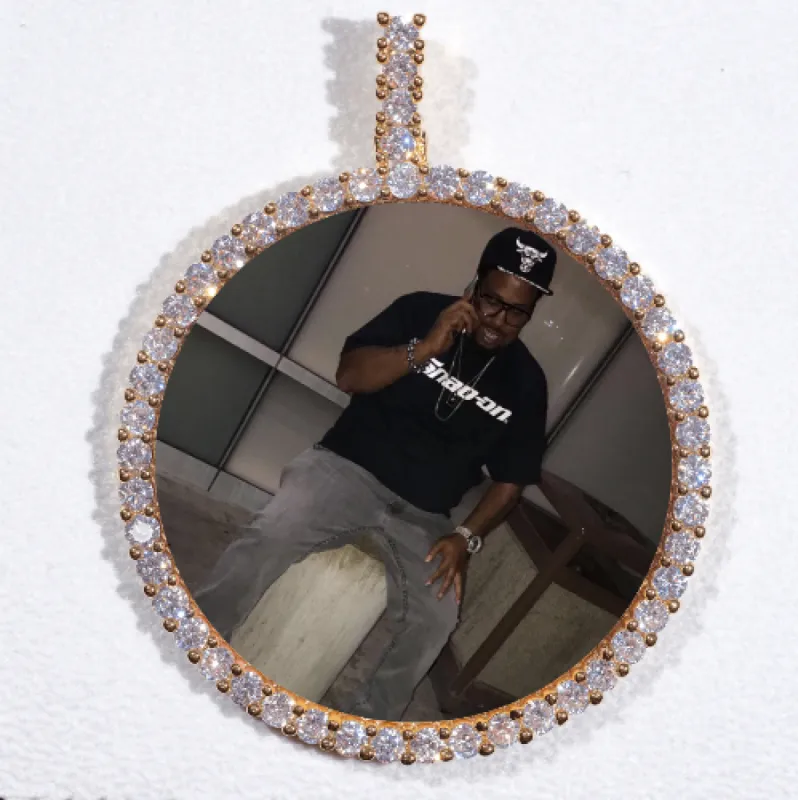 LARGE 3D CIRCLE CUSTOM PICTURE PENDANT made by The GUU Shop