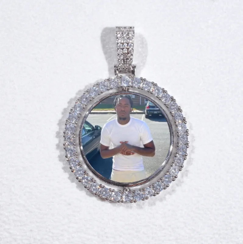 3D Spinning 2-Faced Custom Picture Pendant made by The GUU Shop