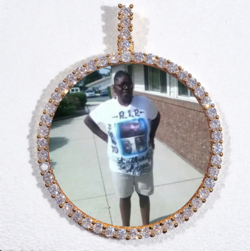 LARGE 3D CIRCLE CUSTOM PICTURE PENDANT made by The GUU Shop