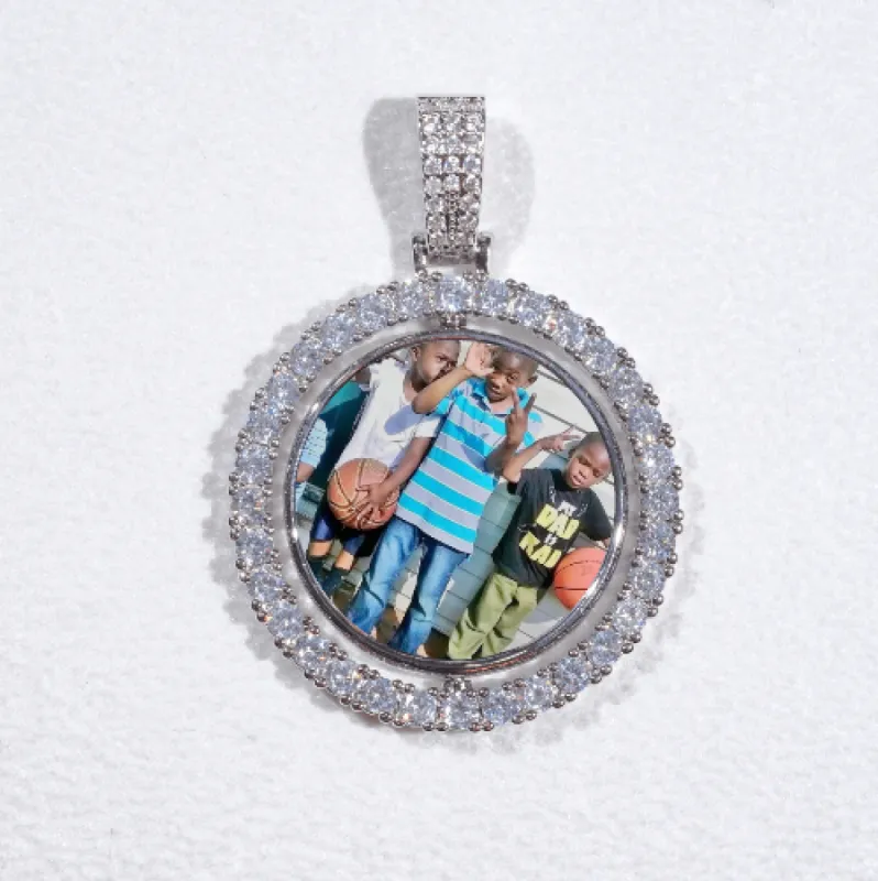 3D Spinning 2-Faced Custom Picture Pendant made by The GUU Shop