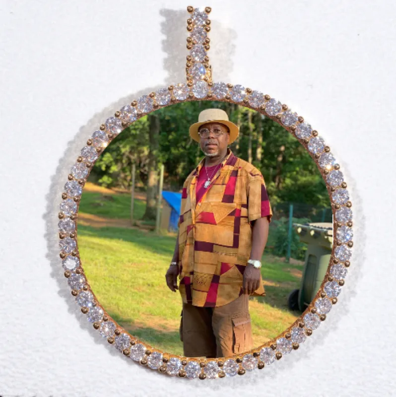 LARGE 3D CIRCLE CUSTOM PICTURE PENDANT made by The GUU Shop