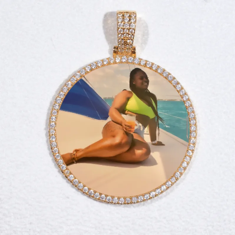 MEDIUM 3D CIRCLE CUSTOM PICTURE PENDANT made by The GUU Shop