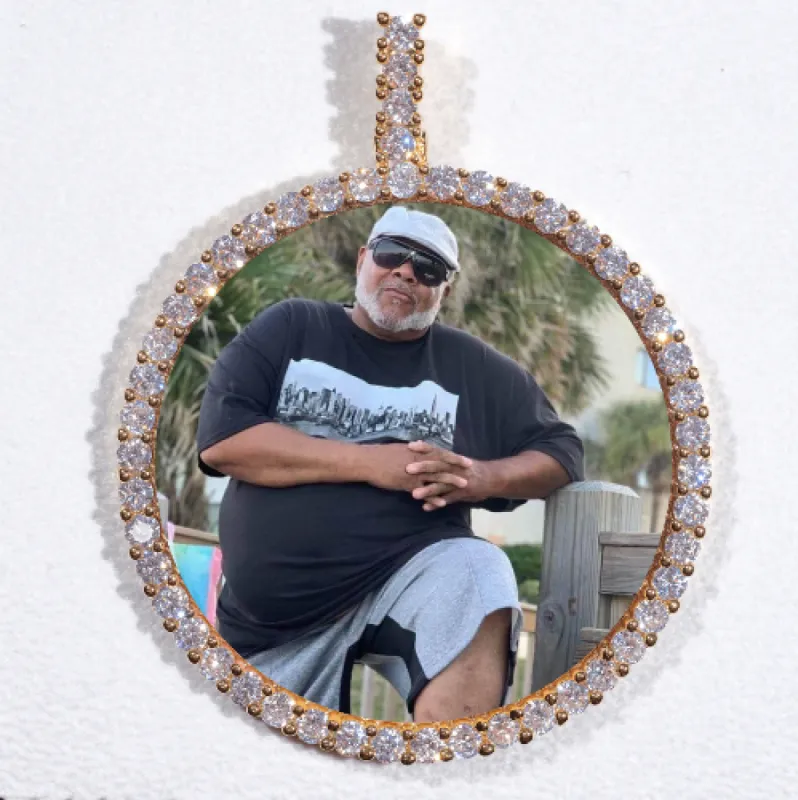 LARGE 3D CIRCLE CUSTOM PICTURE PENDANT made by The GUU Shop