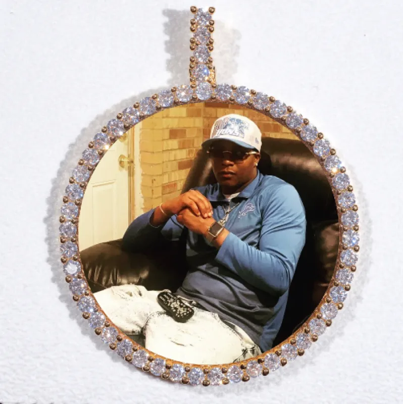 LARGE 3D CIRCLE CUSTOM PICTURE PENDANT made by The GUU Shop