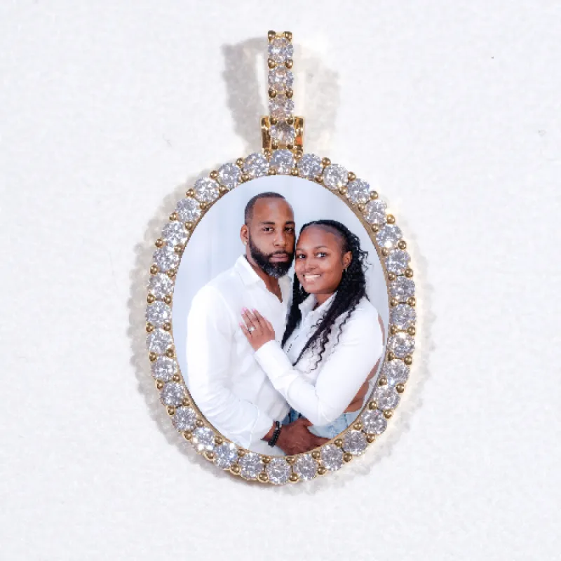 3D Oval Custom Picture Pendant made by The GUU Shop