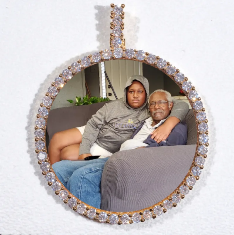 LARGE 3D CIRCLE CUSTOM PICTURE PENDANT made by The GUU Shop