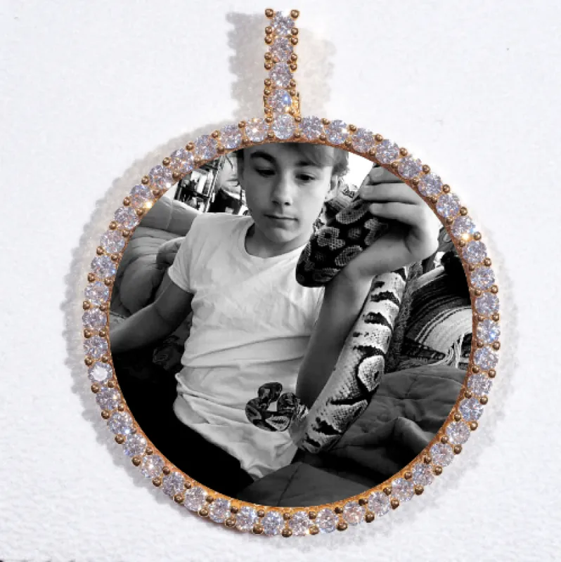 LARGE 3D CIRCLE CUSTOM PICTURE PENDANT made by The GUU Shop