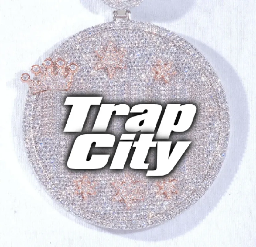 CUSTOM LETTER NECKLACE 3D BIG CROWN DISC made by The GUU Shop