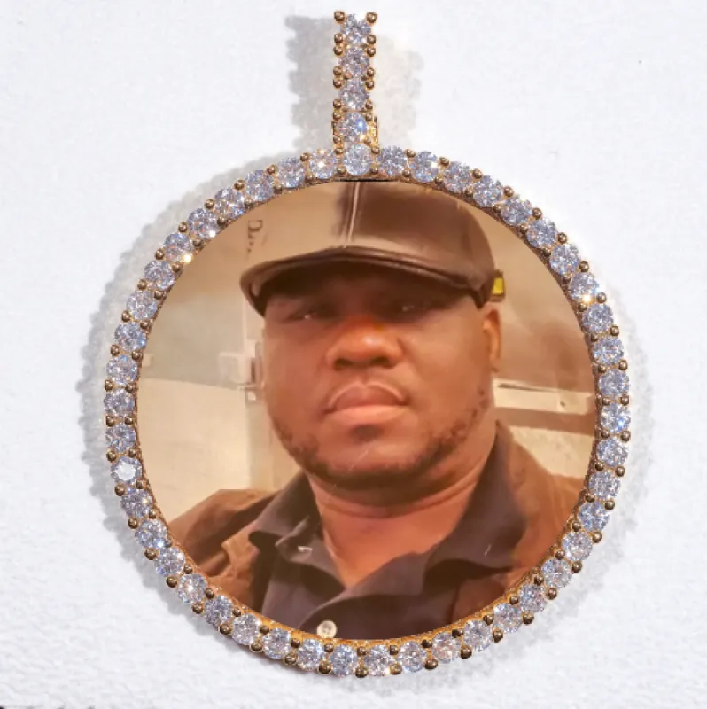 LARGE 3D CIRCLE CUSTOM PICTURE PENDANT made by The GUU Shop