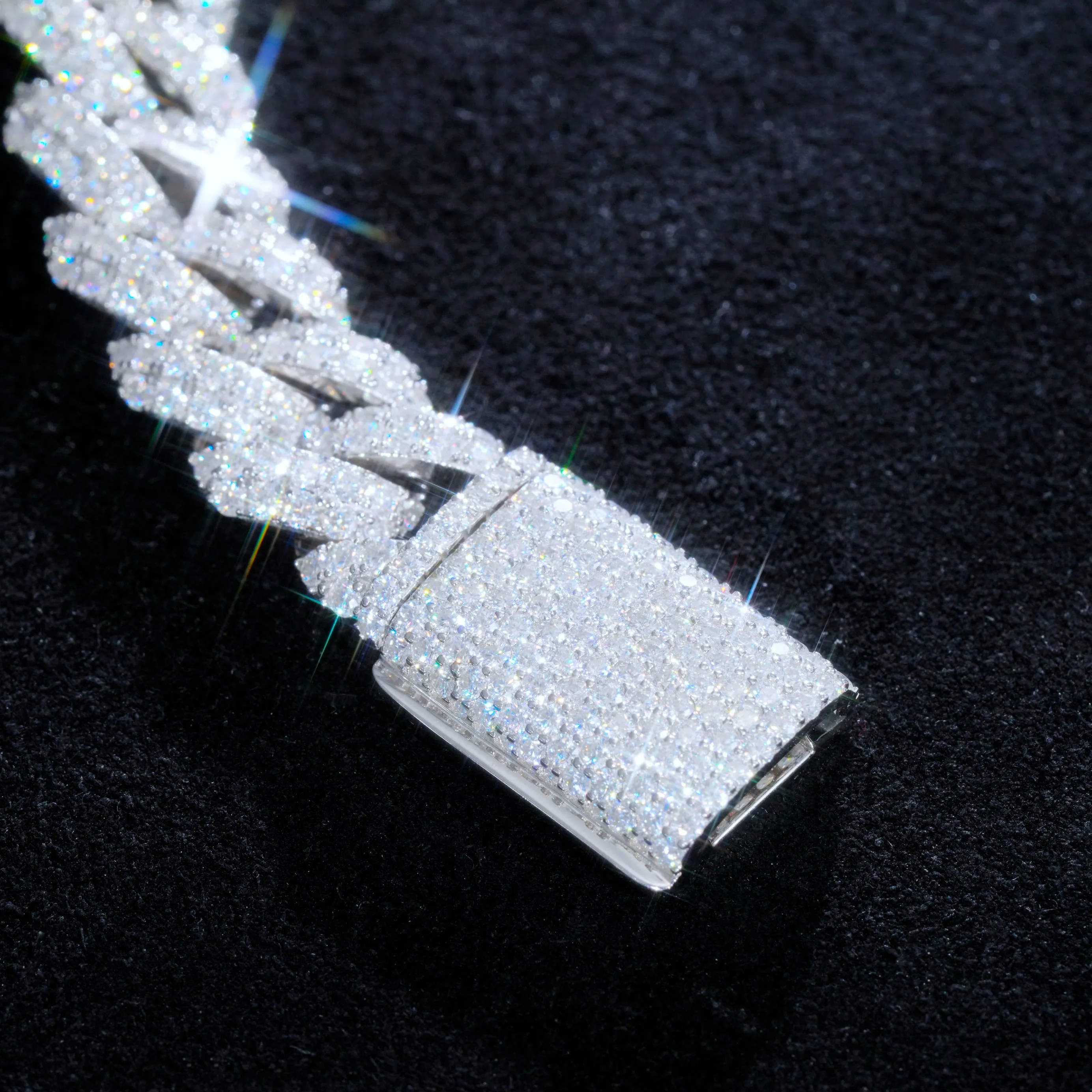 VVS Moissanite 10MM Cuban Link Chain sold by The GUU Shop product image thumbnail 3