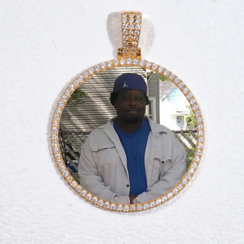 MEDIUM 3D CIRCLE CUSTOM PICTURE PENDANT made by The GUU Shop