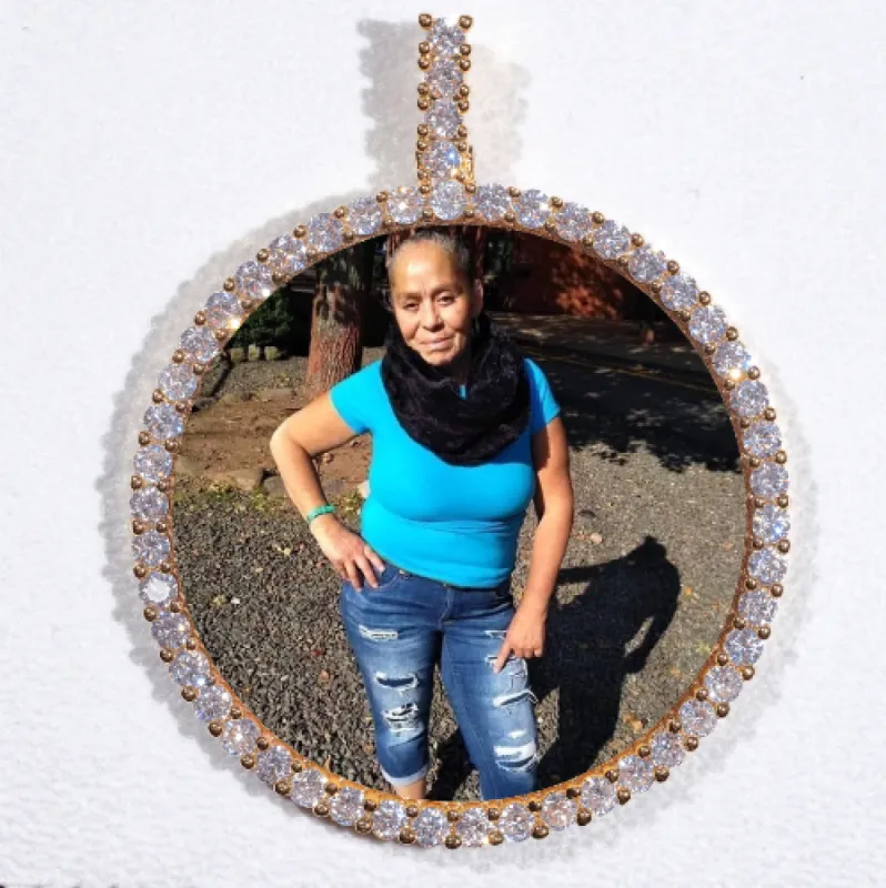 LARGE 3D CIRCLE CUSTOM PICTURE PENDANT made by The GUU Shop